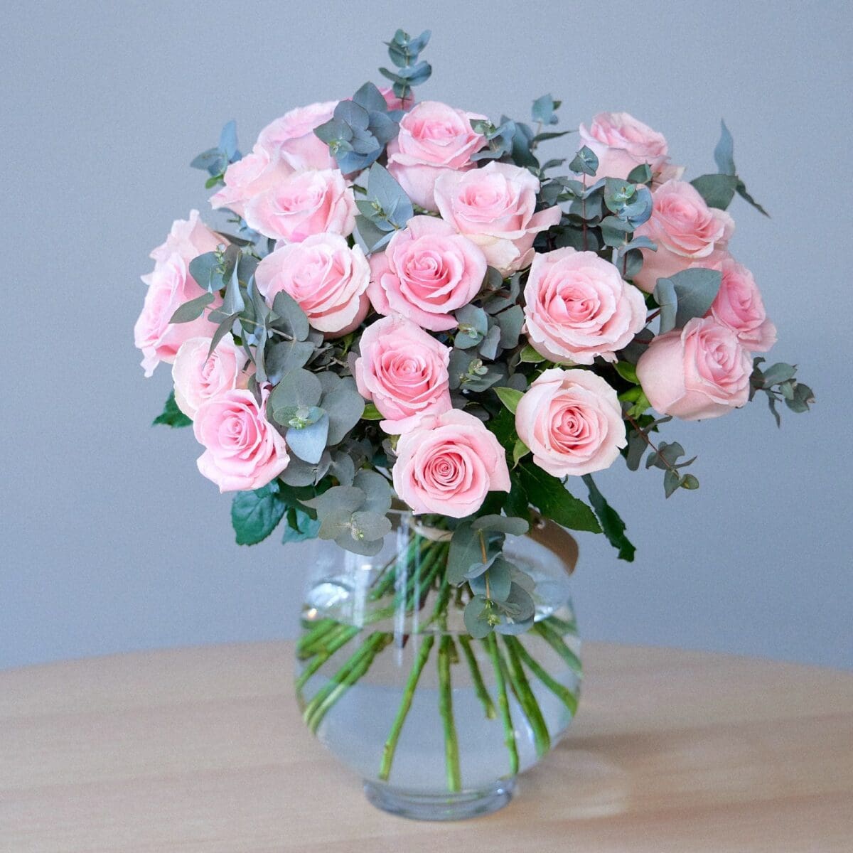 Bunch of pink roses - Image 7