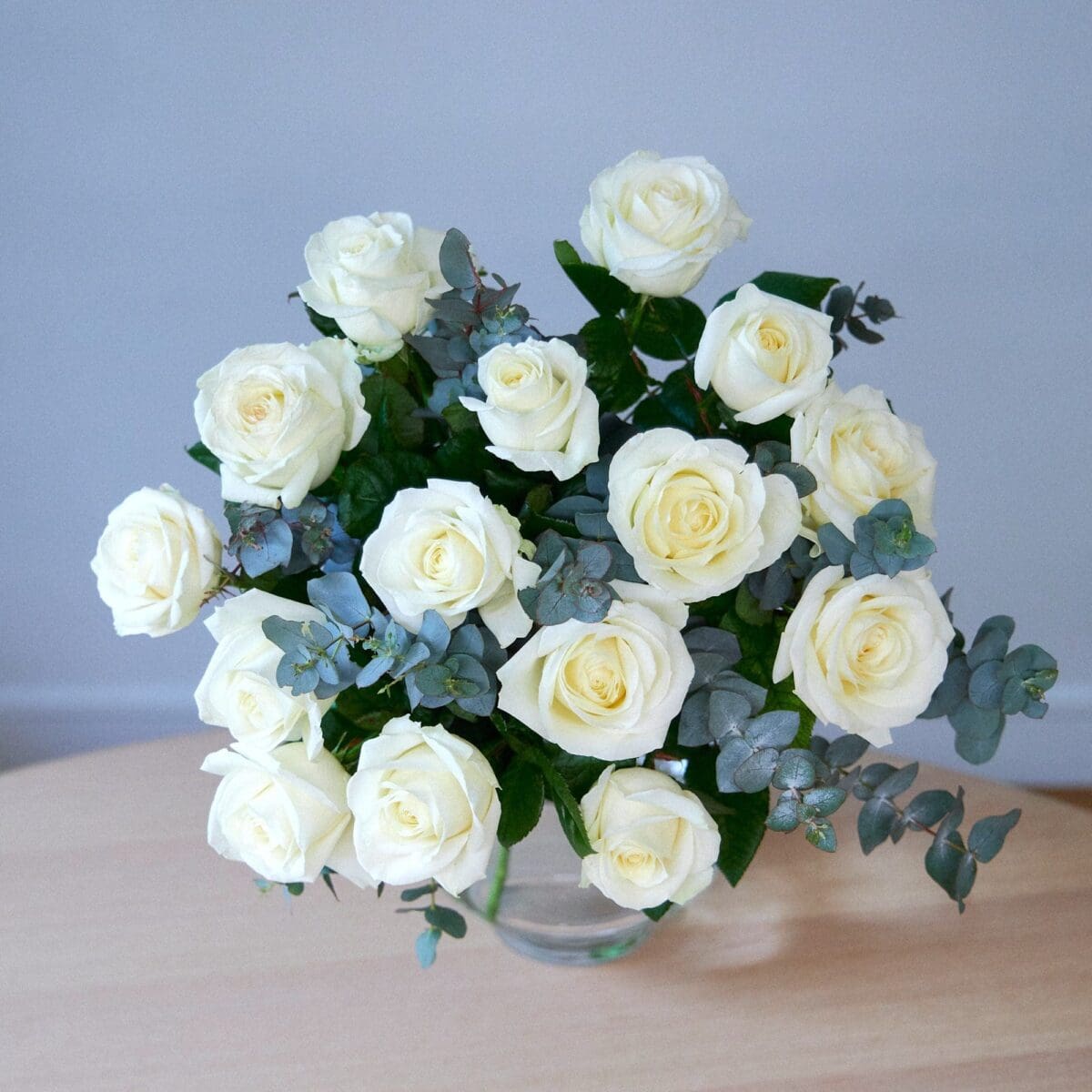 Bunch of white roses - Image 3