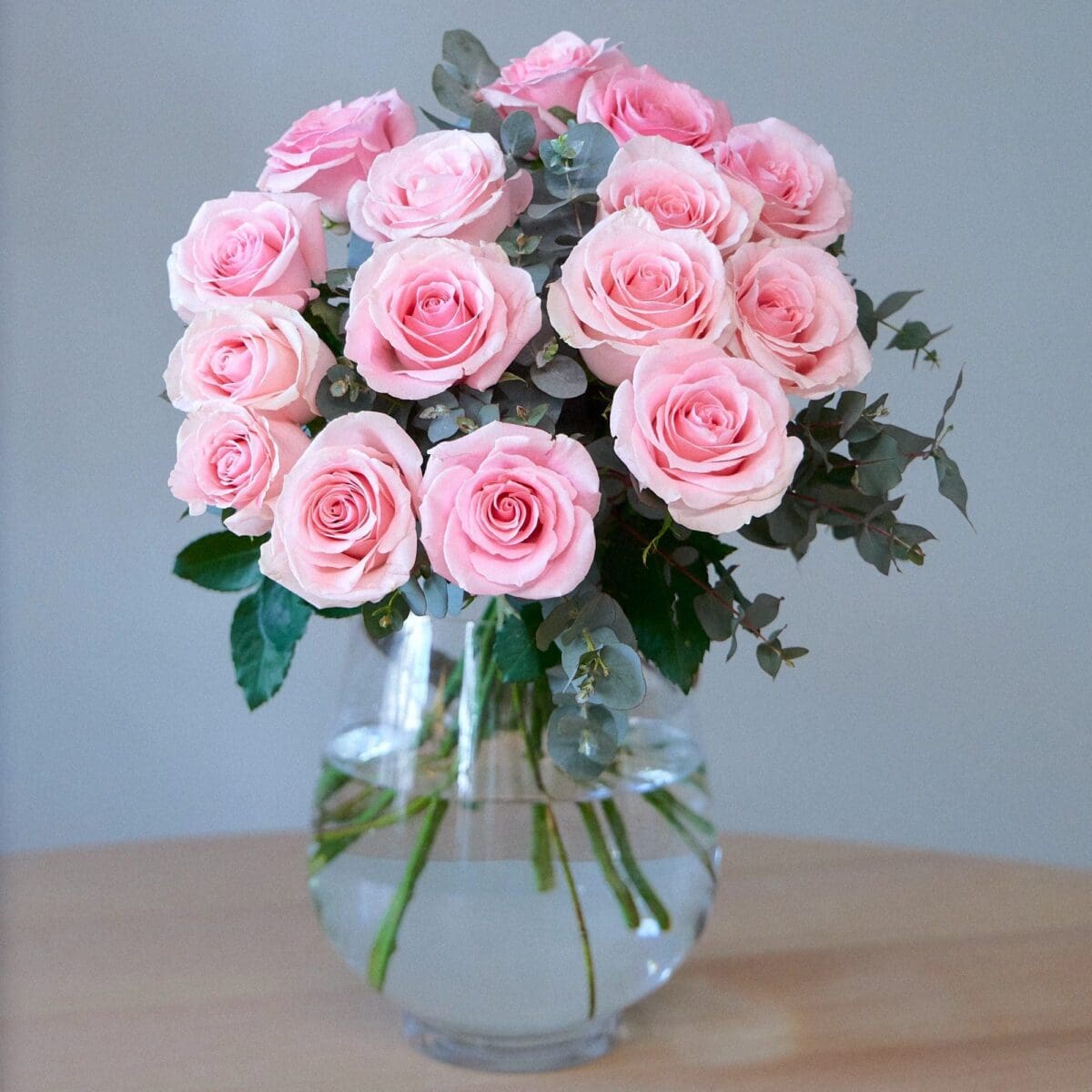 Bunch of pink roses - Image 5